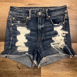 New AMERICAN EAGLE DENIM HI RISE SHORTIE STRETCH SHORTS DISTRESSED FRAY
Size 2